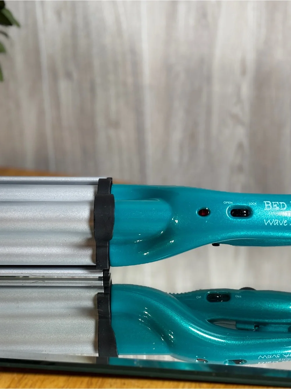Bed Head TIGI Wave Artist Tourmaline Ceramic Deep Hair Waver Teal Works Great